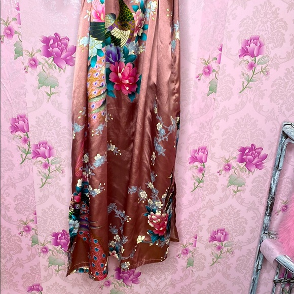 Luxurious Floral Satin Robe - Picture 11 of 11